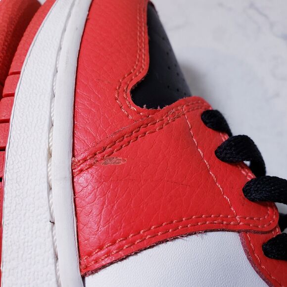 Nike Air Jordan 1 Retro High Rare Air Max Youth Sz. 5.5 Red & Black 705300-800 - Picture 16 of 16